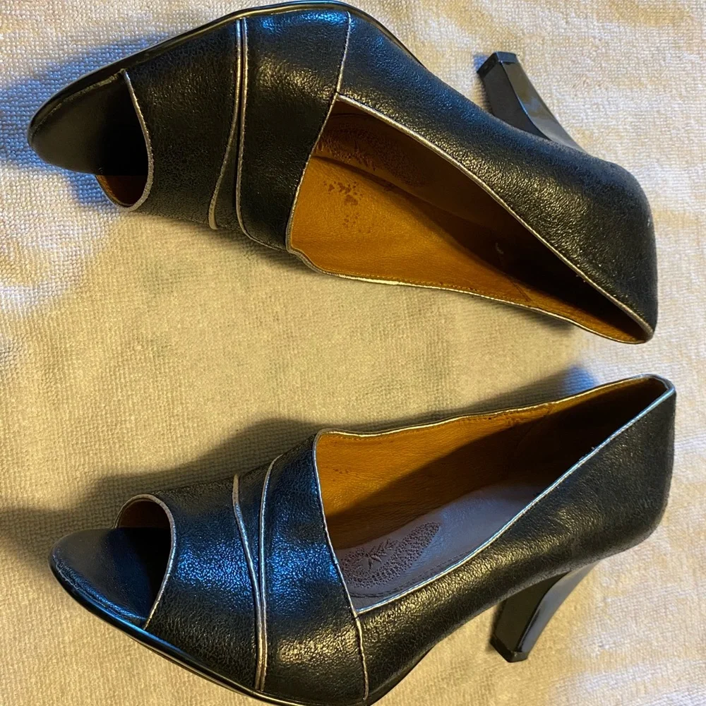SOFFT Leather Slip On Open Toed‎ Pumps 3.5” heel
